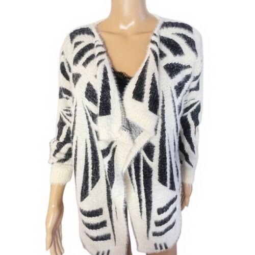 Dámsky sveter cardigan vzorovaný so sponou bedrovy