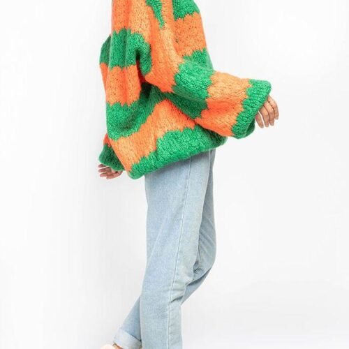 314 Volny pruhovany dvojfarebny pleteny sveter