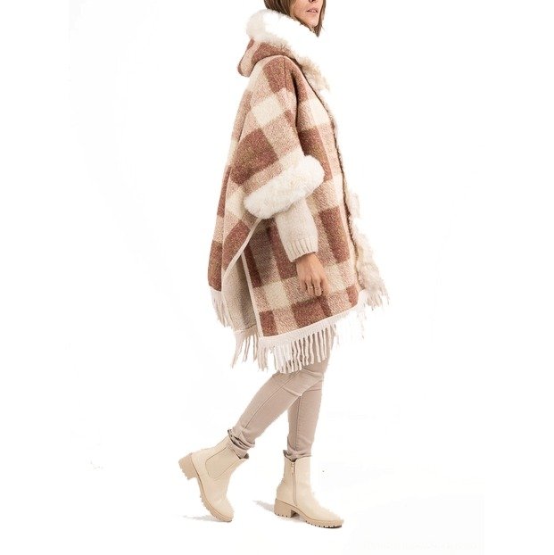 DÁMSKA PELERÍNA PONCHO S KOŽUŠINOU PONČO S KAPUCNOU BEIGE 2 ponco poncho s kozusinou kozusina damske 9989 zimne beige