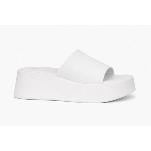 Damske klinove sandále slapky na platforme biele