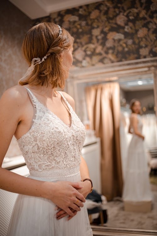 photo 1576786205629 05de8e46713d