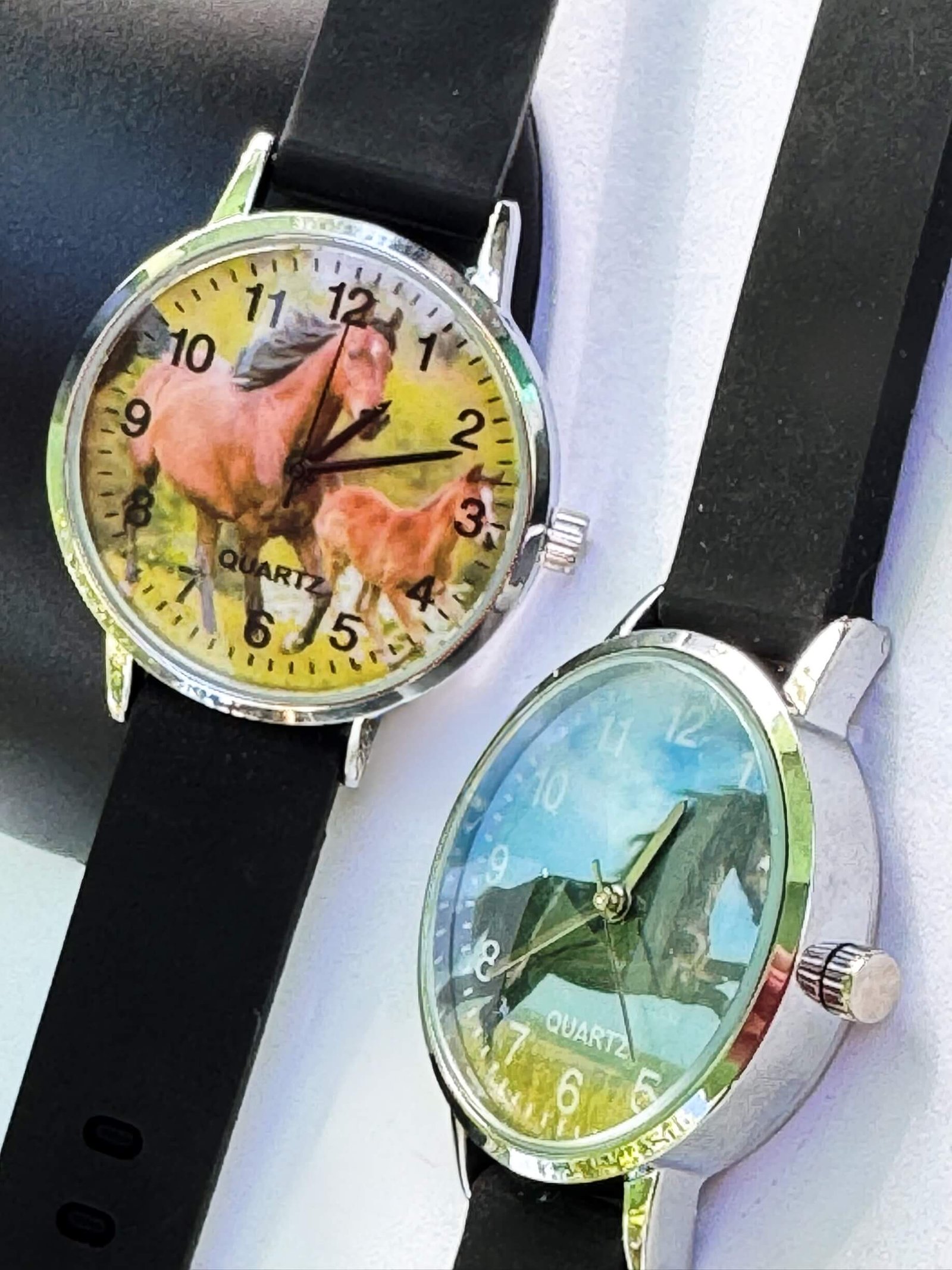 6 1500015 Damske dievcenske hodinky Horse kon konik O 32 mm cierny silikonovy remienok s konom 5