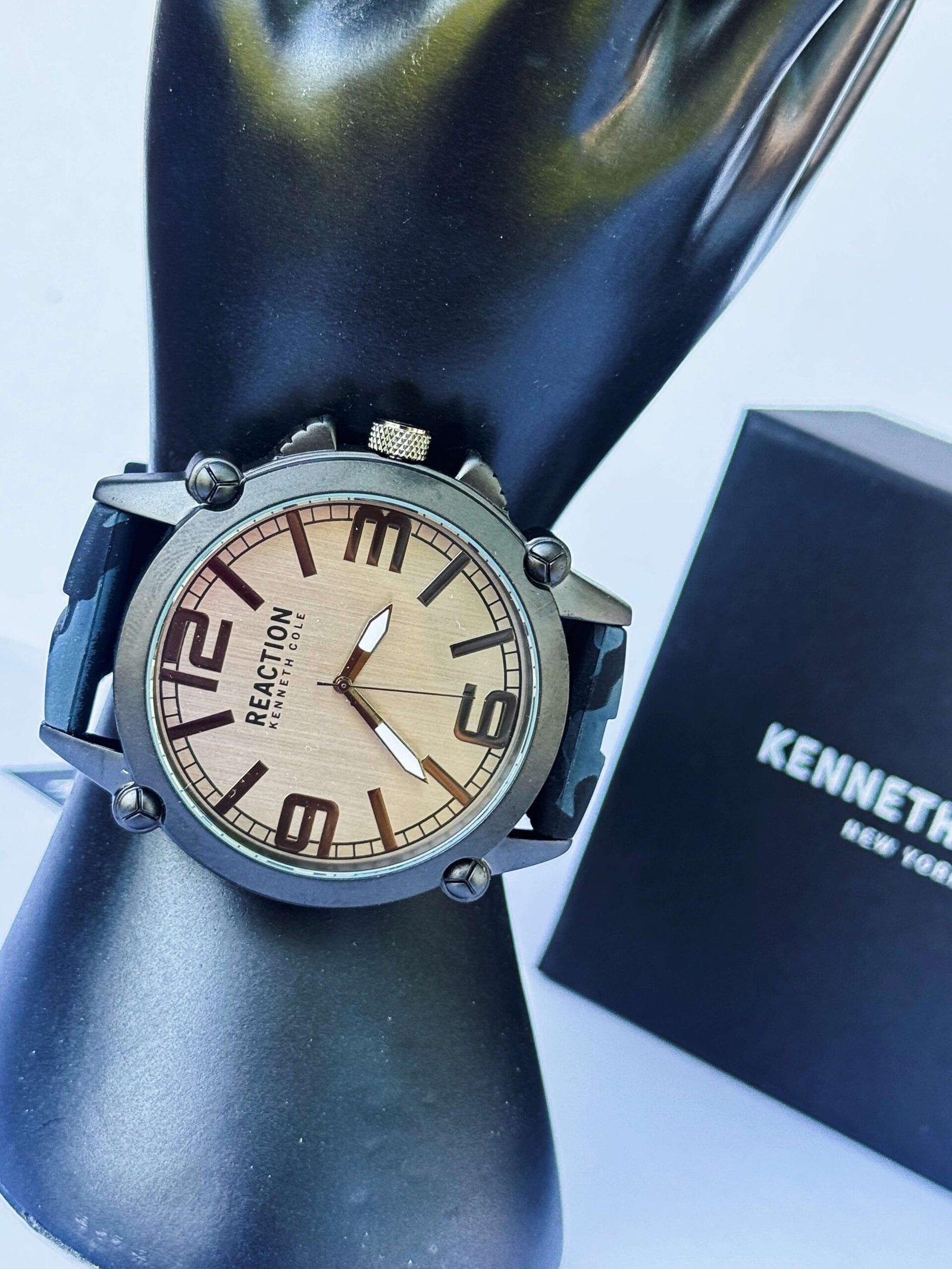KENNETH COLE Pánske náramkové hodinky Reaction maskáčové 5 hodinky kenneth cole