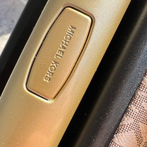 MICHAEL KORS kufor Signature Vanilla Hard Shell Suitcase – Obrázok 8
