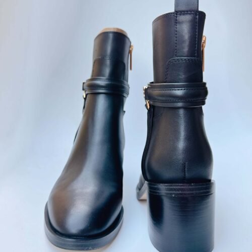 MICHAEL KORS MINDY BUCKLE ANKLE BOOTS CIZMY BLACK 9 MICHAEL KORS Mindy Buckle Ankle Boots Black 49F4MNME5L – dámske členkové čižmy