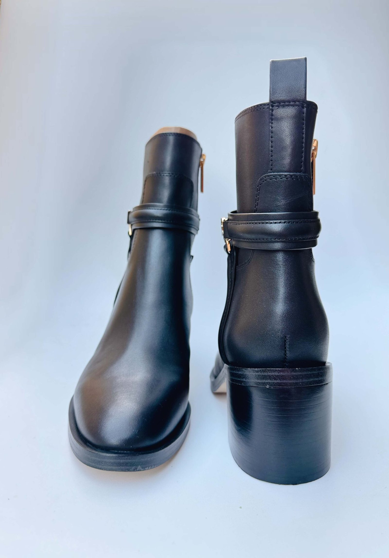 MICHAEL KORS MINDY BUCKLE ANKLE BOOTS CIZMY BLACK 5 MICHAEL KORS Mindy Buckle Ankle Boots Black 49F4MNME5L – dámske členkové čižmy