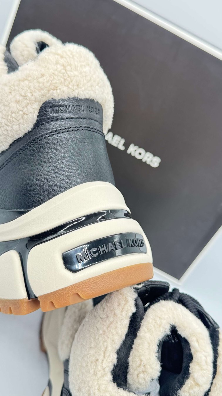 MICHAEL KORS DARIUS SHEARLING HIKER SNEAKER BLACK PANSKE 3 MICHAEL KORS Darius Shearling Hiker Sneaker Black panske – Obrázok 3